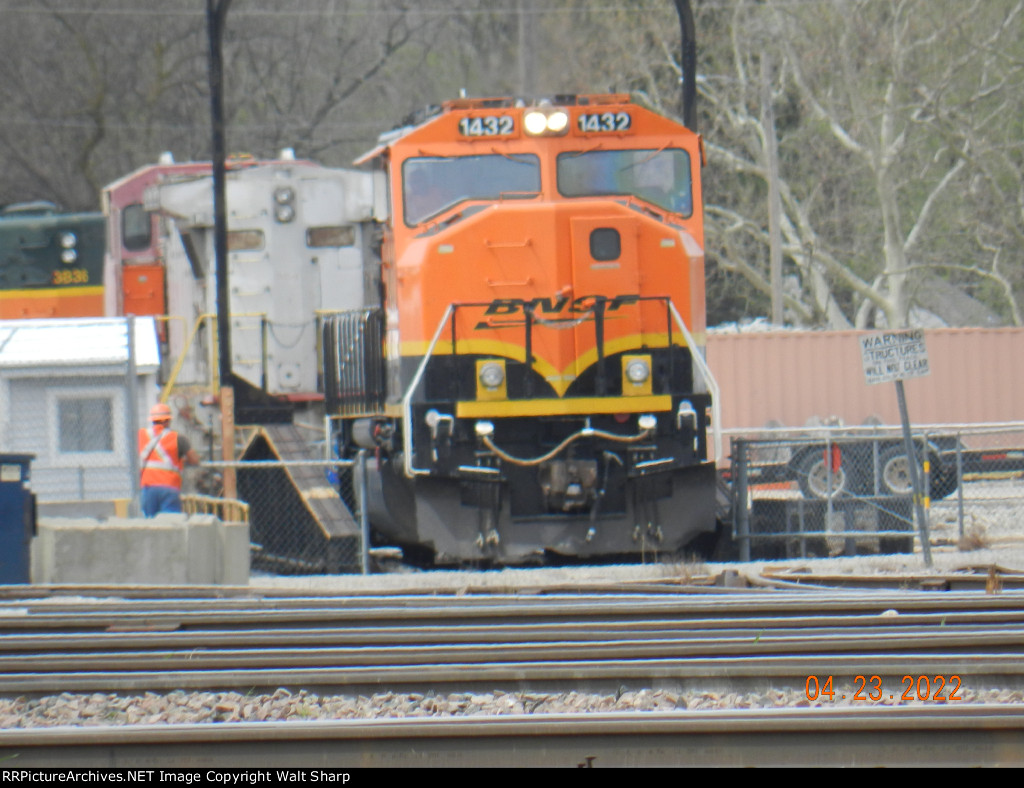 BNSF 1432